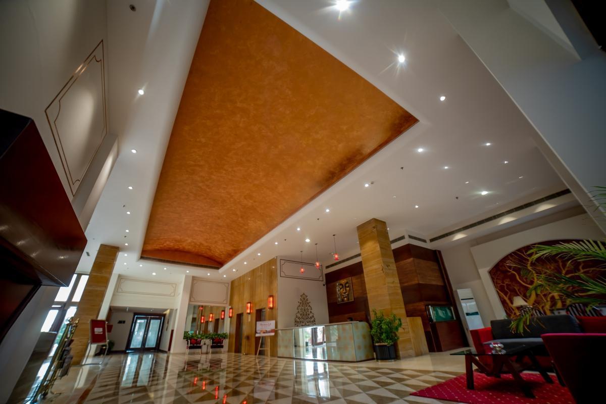 Ramada By Wyndham Jaipur Jaisinghpura Hotel Exterior photo
